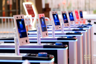 智闸速通 慧管年会！31会议门禁闸机解锁企业新春晚会通行新体验