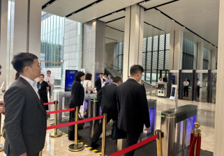 智闸守研 高效通行！31会议门禁闸机服务第43届全国医药工业信息年会